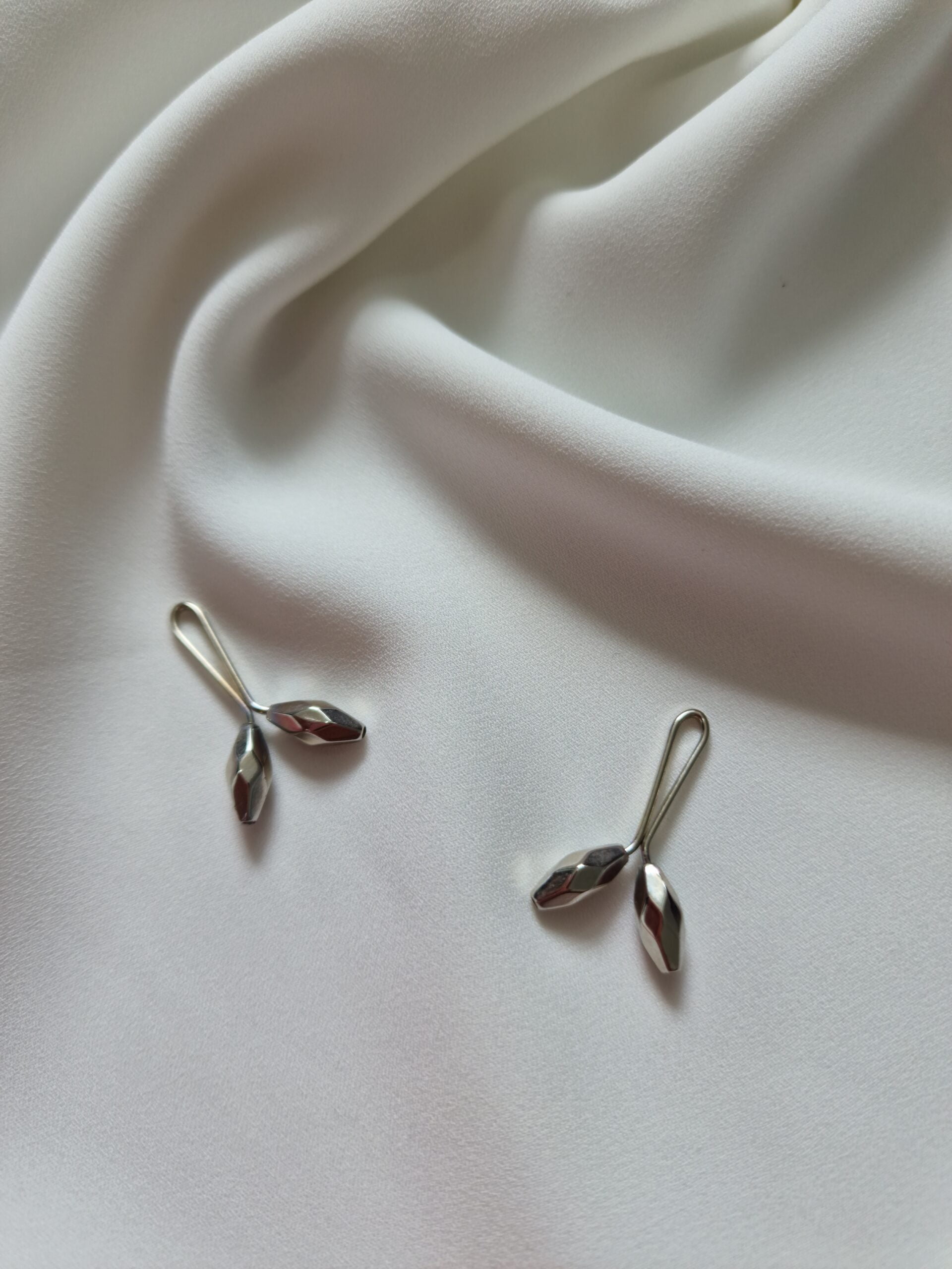 1 Attache Hijab Diamant Argent image 1 scaled
