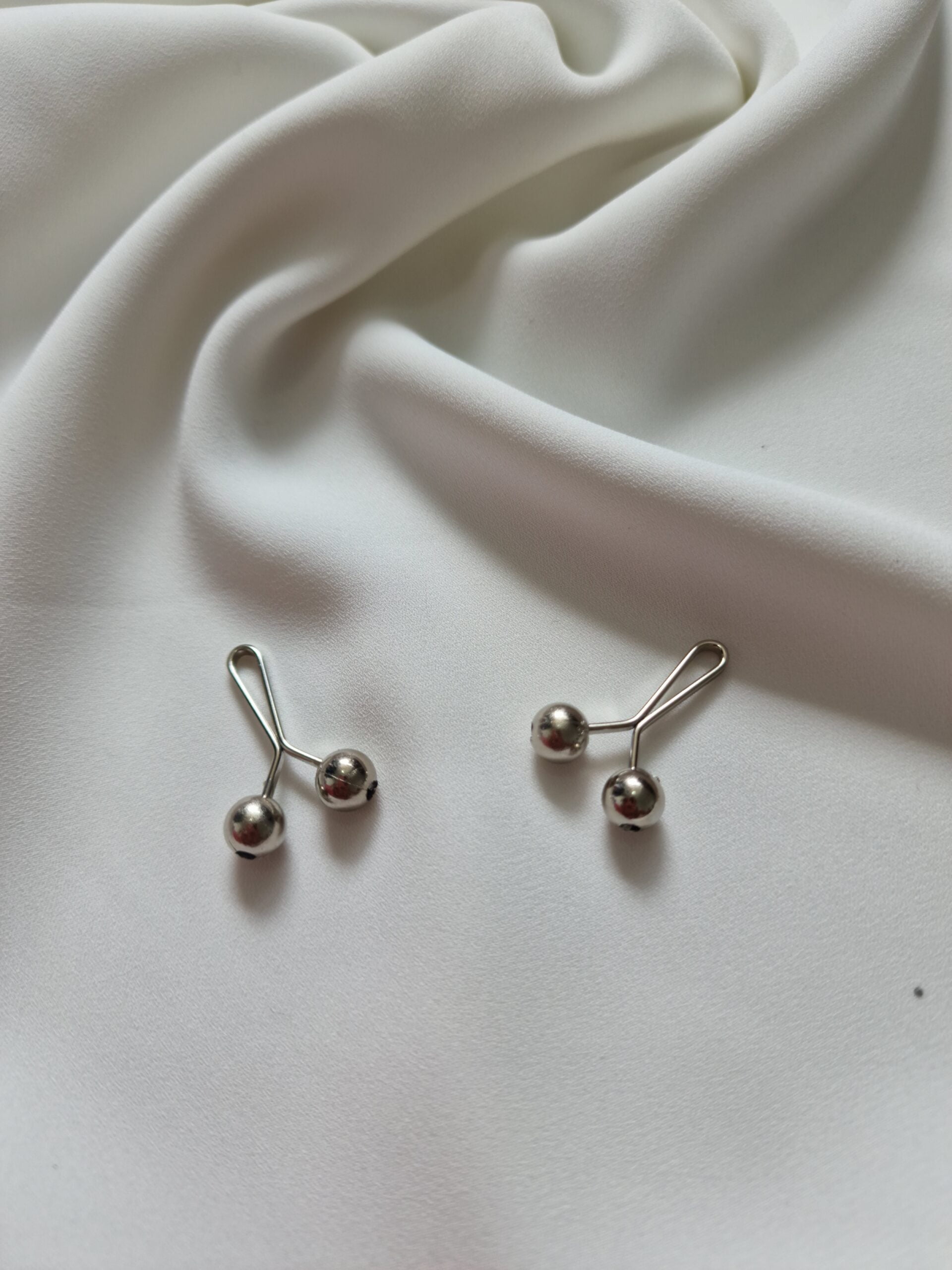 1 Attache Hijab Perle Argent image 1 scaled