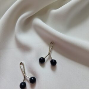 1 Attache Hijab Perle Noir image 1 scaled